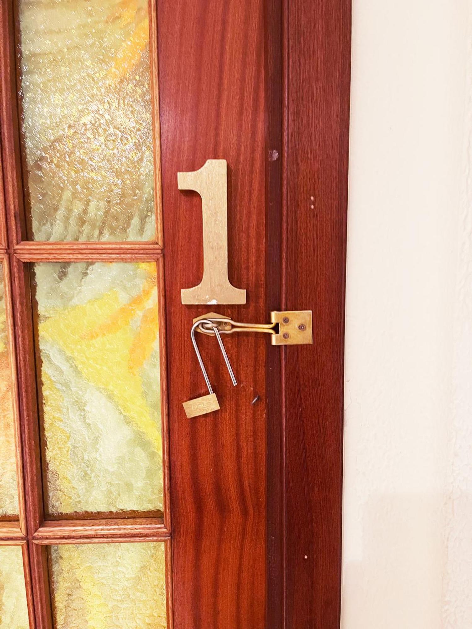 Gemuetliches Zimmer "Gold" Fuer 2 Personen Und Katzenliebhaber فالنسيا المظهر الخارجي الصورة